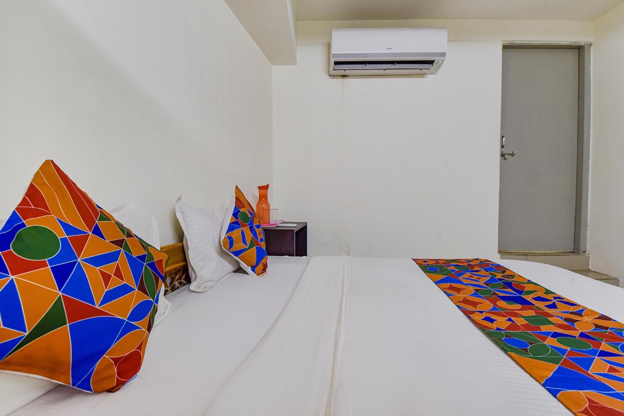 Hotel O Himalaya Inn Ahmedabad Exterior foto