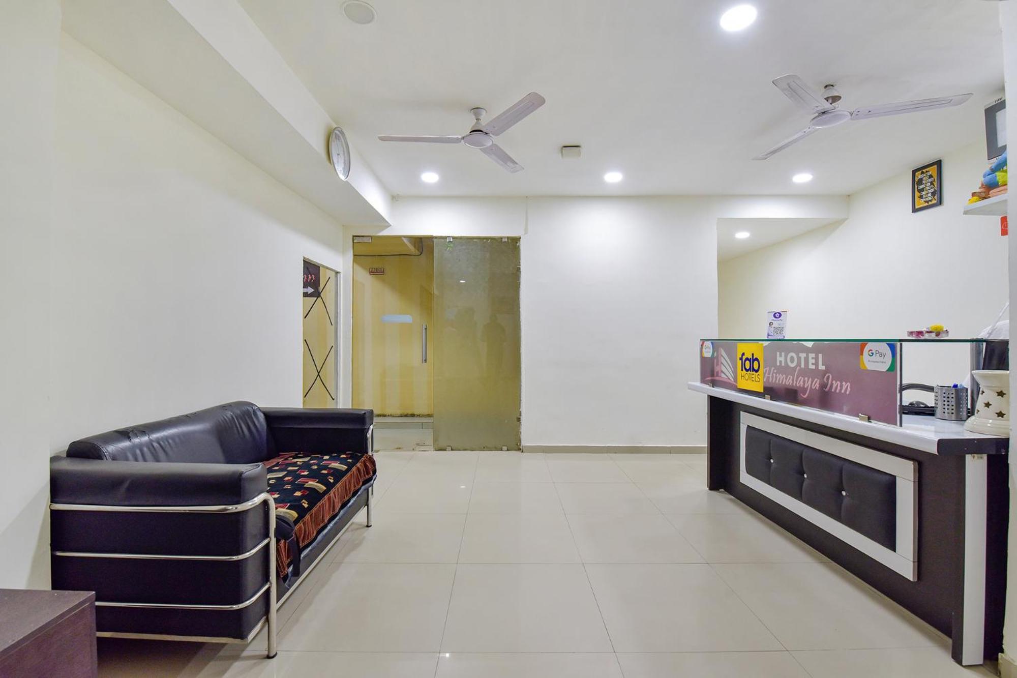 Hotel O Himalaya Inn Ahmedabad Exterior foto