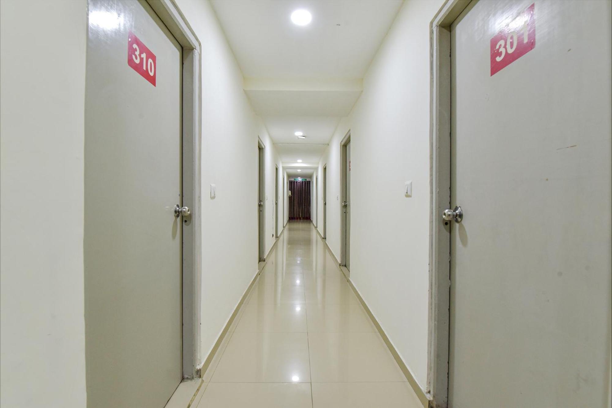 Hotel O Himalaya Inn Ahmedabad Exterior foto